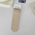 Schicke beigemelierte Socken mit Retro-Slouch-Design und Vintage-Markenetikett - Einheitsgröße / Khaki