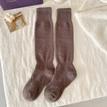 Dicke mauvefarbene Fleece-Wadenstrümpfe mit Rippbündchen in gemütlichem Winterdekor - Einheitsgröße / Grau