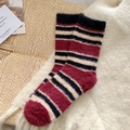 Chaussettes épaisses à rayures rouges et noires en velours de vison pour l'hiver - Taille unique / Rouge & Noir
