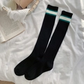 Chaussettes hautes noires à rayures blanches et bleu sarcelle en maille côtelée style JK - Taille unique / Noir