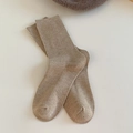 Calcetines de punto acanalado en color gris pardo con rayas verticales texturizadas - Talla única / Caqui