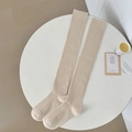 Calcetines altos beige por encima de la rodilla con tejido de punto acanalado - Beige