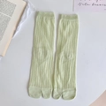 Calzini tabi verde chiaro da donna con elegante motivo a maglia a righe verticali - Taglia unica / Verde
