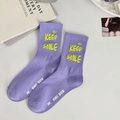 Lila Crew-Socken mit gelbem KEEP SMILE-Schriftzug im trendigen Streetstyle-Design - Einheitsgröße / Lila (RH2346)