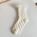 Witte JK-kuitkousen met delicate kantafwerking en geweven golvend patroon - Golf Jacquard Stijl / Golf Kant Wit