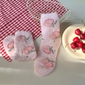 Chaussettes roses en polaire corail avec motif de pêche pour chaleur et confort - Taille unique / Pêche Rose