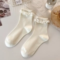 Elegante cremeweiße Crew-Socken mit Rüschensaum und weicher Baumwollstruktur - Einfarbig mit Rüschen