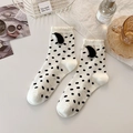Weiße japanische Socken mit schwarzen Punkten, Spitze und 3D-Plüsch-Ohr-Applikationen - 3D Ohren Polka Dot Stil