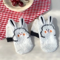 Calze bianche in pile corallo con orecchie di coniglio 3D e morbida trama di peluche casa - Bianco (Bordo Nero)