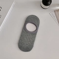 Light gray low-cut invisible sock with vertical rib knit texture and silicone non-slip grip - One Size / Dark Gray