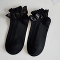 Chaussettes courtes style Lolita japonaises noires avec volants en dentelle et nœud en satin - Taille unique / 086 Noir (Volant)