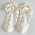 Chaussettes Lolita blanc crème avec volants en satin et motif en maille ajourée - Taille unique / 086 Beige (Volant)