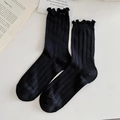 Chaussettes noires mi-hautes avec bords à volants et maille côtelée au style vintage - Taille unique / Noir