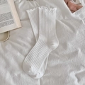 White lettuce edge crew socks in ribbed cotton with a sweet Japanese ballet style look - Bleached White