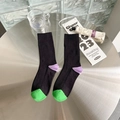 Calcetines negros de canalé con talón morado y puntera verde en estilo color-block - Negro con Morado y Verde