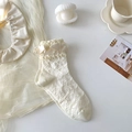 Cremeweiße Lolita-Socken mit floralem Spitzenmuster und Schleifen aus Satinband - Einheitsgröße / Beige