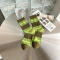 Calcetines de algodón para mujer con rayas verdes y diseño vintage patchwork - Verde a Rayas