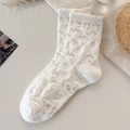 Weiße japanische Lolita-Socken mit Schleifenspitze und gerüschten Bündchen - Einheitsgröße / Geprägtes Katzenkrallen Textur Rüschenstil