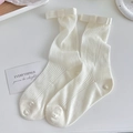 Chaussettes blanches côtelées pour femmes avec nœuds en satin élégants et coton mélangé - Taille unique / Blanc