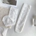 Chaussettes Lolita blanches en dentelle avec motifs lune et étoiles sur fond épuré - Taille unique / Blanc