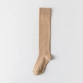 Chaussettes montantes japonaises en maille côtelée beige kaki pour un look affiné - Café clair