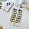 Calze a cinque dita a righe retrò giapponesi in maglia di cotone kaki e verde scuro - Striscia