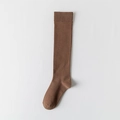 Chaussettes hautes marron pour femmes en coton côtelé avec revers antidérapant - Café foncé
