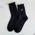 Chaussettes noires à volants style JK avec broderie florale blanche et texture côtelée - Broderie Florale Maille Noir (7331 Noir)