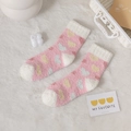 Calze calde in pile corallo rosa con motivi a cuore colorati e dettagli crema - Taglia unica / Sfondo Rosa Cuore