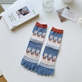 Fünf-Finger-Baumwollsocken mit blau-weißem Gänseblümchenmuster und orangefarbenem Bund - Blaues Blumenmuster
