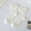 Calcetines de encaje blanco crema con patrón jacquard floral y volantes dobles - Estilo de Encaje Jacquard Floral Crema (56L)