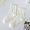 Chaussettes mi-mollet japonaises crème en dentelle avec volants et torsades - Style en Tricot Torsadé à Bord Ondulé Crème (56S)