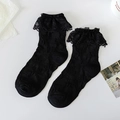 Calcetines negros media pierna con patrones florales y bordes de encaje con volantes - Encaje de Patrón Oscuro Vintage (56L黑)