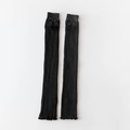 Japanische schwarze Strick-Stulpen mit Schleifen und flauschigen Pompons Akzenten - Einheitsgröße / Schwarz