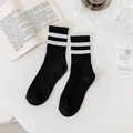 Chaussettes noires à rayures blanches avec revers côtelés pour un look sportif - Noir + Rayure Blanche
