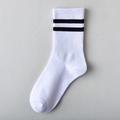 Klassische weiße Tennissocken mit zwei schwarzen Streifen im Retro-College-Sportstil - Weiß