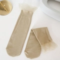 Calcetines de terciopelo beige para mujer con encaje blanco y textura de punto suave - Talla única / Caqui