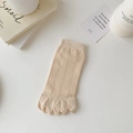 Chaussettes à cinq doigts beige crème respirantes avec texture en maille et bords côtelés - Khaki