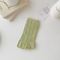 Light green cotton five-toe socks with vertical ribbing and diamond textures - Green