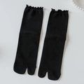 Black ribbed cotton tabi socks with sweet ruffle edges for split-toe shoes - One Size / Black