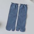 Blue tabi split toe socks for women with ruffle edge and vertical ribbed texture - One Size / Blue