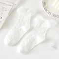 Weiße JK Lolita Spitzensocken mit Jacquard-Herzchen und doppellagigem Blumenbesatz - Einheitsgröße / Weiß