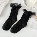 Schwarze japanische Spitzensocken mit hohlem Herzmuster und Rüschen am Abschluss - Einheitsgröße / Schwarz