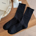 Schwarze Socken im japanischen Stil mit Rautenmuster und elegantem Rüschenbesatz - Einheitsgröße / Schwarz