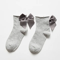Calzini corti grigi in maglia con fiocchi di nastro grigio scuro in stile Lolita - Taglia unica / Grigio Chiaro (Fiocco Grigio Chiaro)