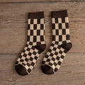 Calze spesse in lana retrò con motivo a scacchi marrone e beige per il calore invernale - Checkered