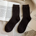 Dunkelbraune Wollsocken für Damen mit klassischem Zopfmuster für den Winter - Einheitsgröße / Kaffeebraun