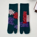 Dunkelgrüne Tabi-Socken mit Ahornblattmuster für Flip-Flops und Holzsandalen - Einheitsgröße / Ahornblatt