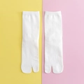 Minimalist white tabi socks in cotton knit fabric for split-toe shoes, mid-calf height - One Size / White