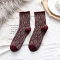 Chaussettes mi-mollet rétro à losanges bordeaux et gris-vert avec motif tricoté chic - Taille unique / Rouge